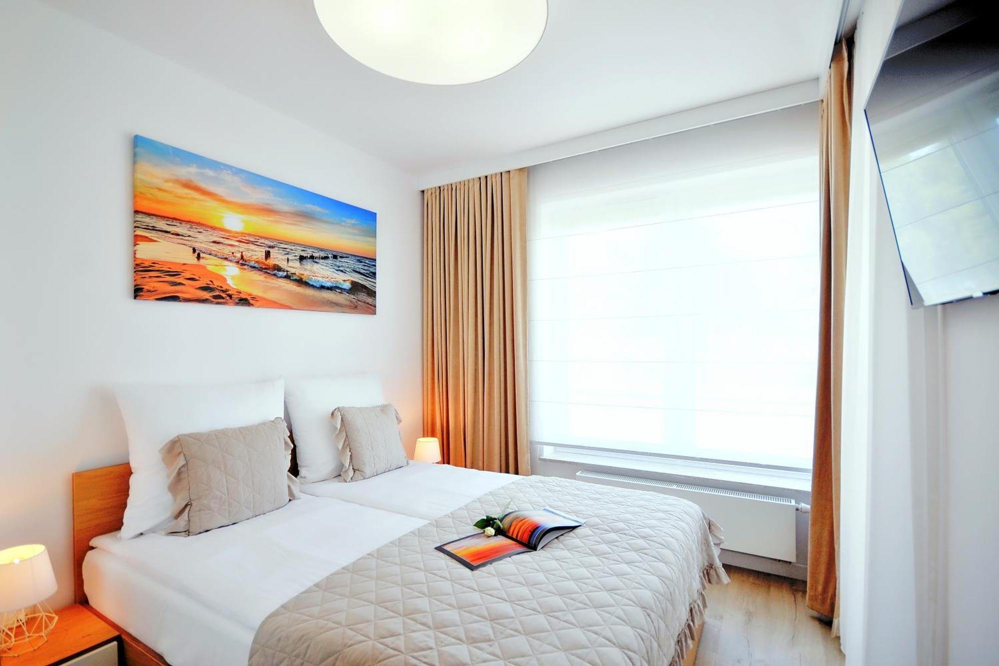 Apartamenty Balticon Nadmorskie Tarasy 코워브제크 객실 사진